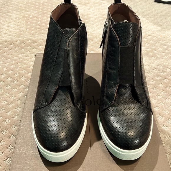 Paolo Shoes - Linea Paolo Womens Felicia Boot Size 10
Wedge Heel Black Leather Sneaker
Bootie